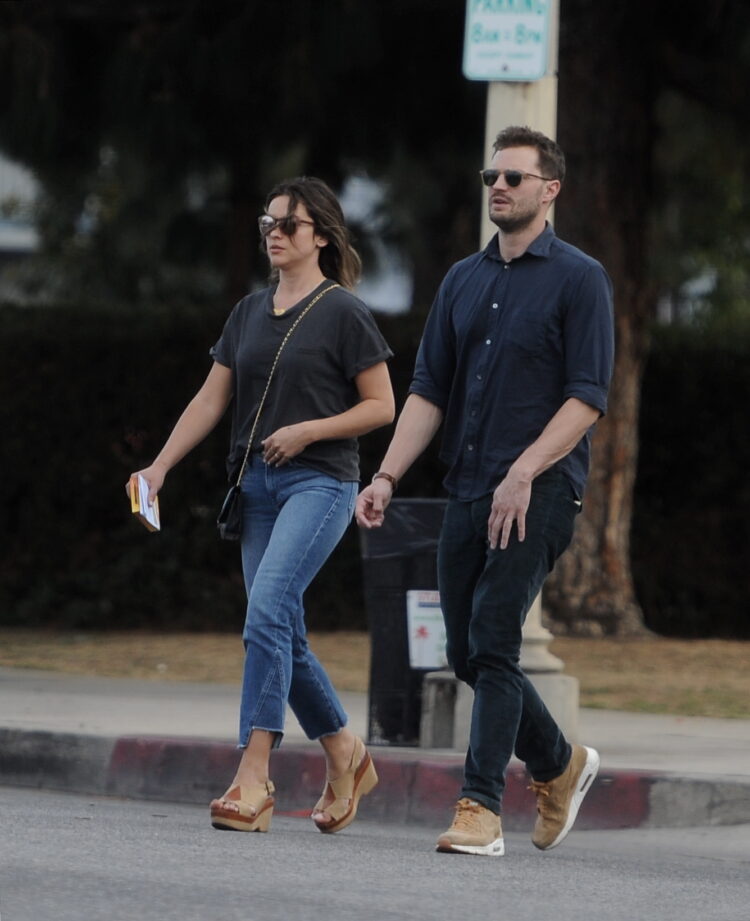 amelia warner feet 4