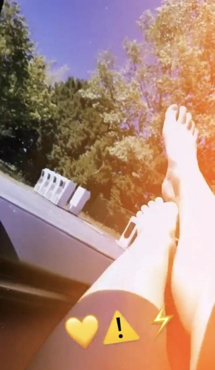 amelie lens feet 6