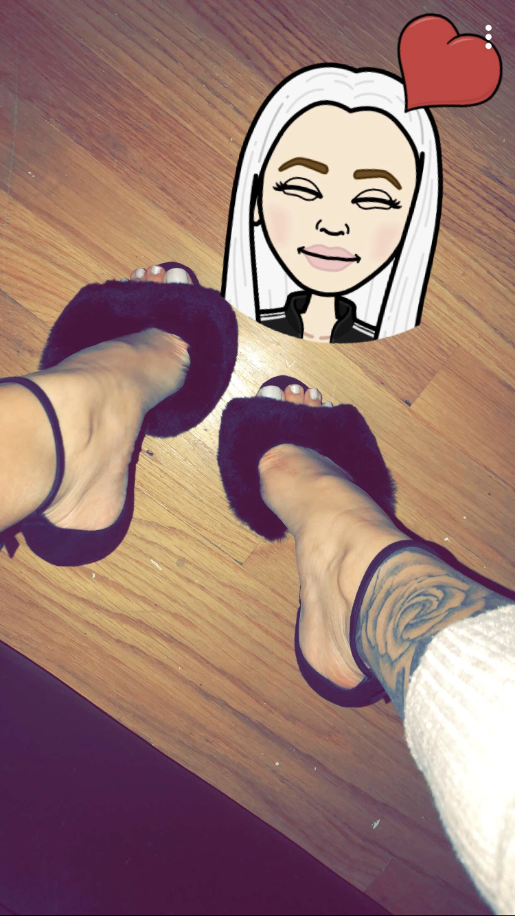 amina blue feet 3