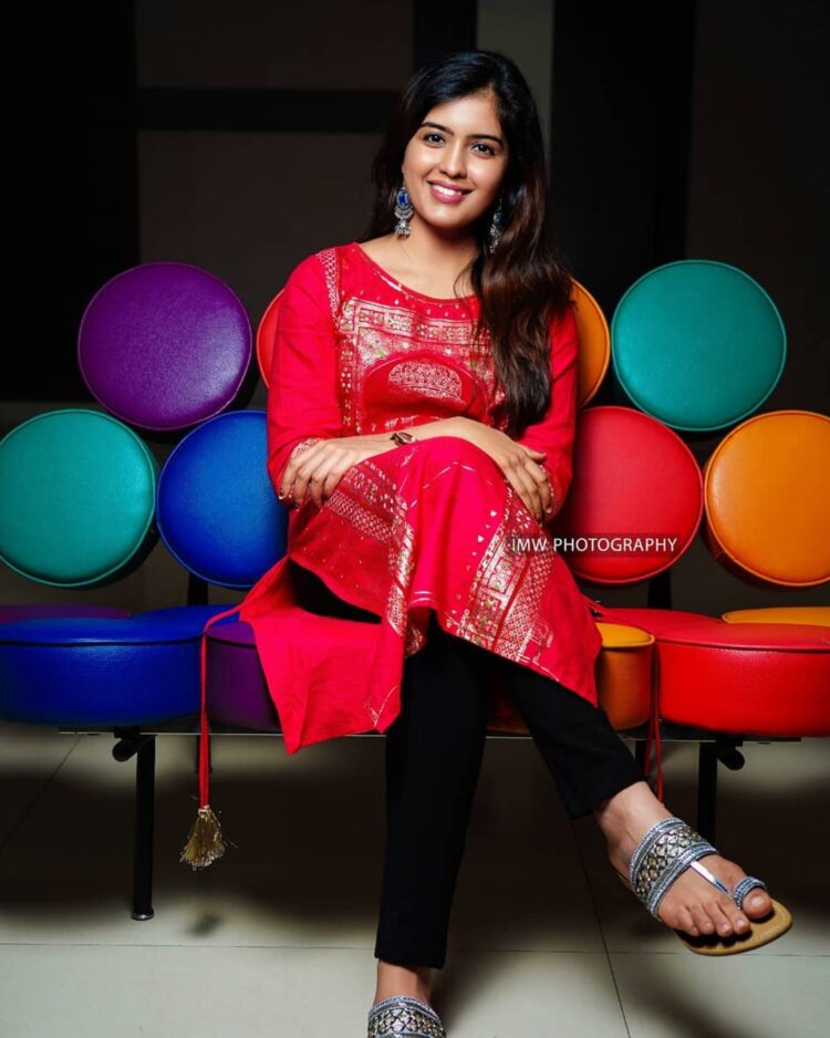 amritha aiyer feet 2