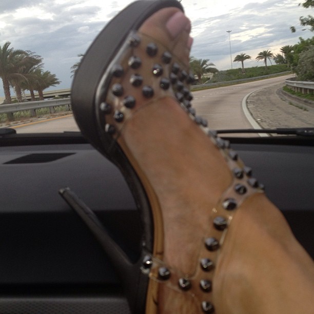 ana quincoces feet 5