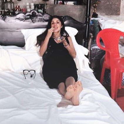 anaita adajania feet 2