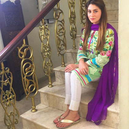 anam tanveer feet 1