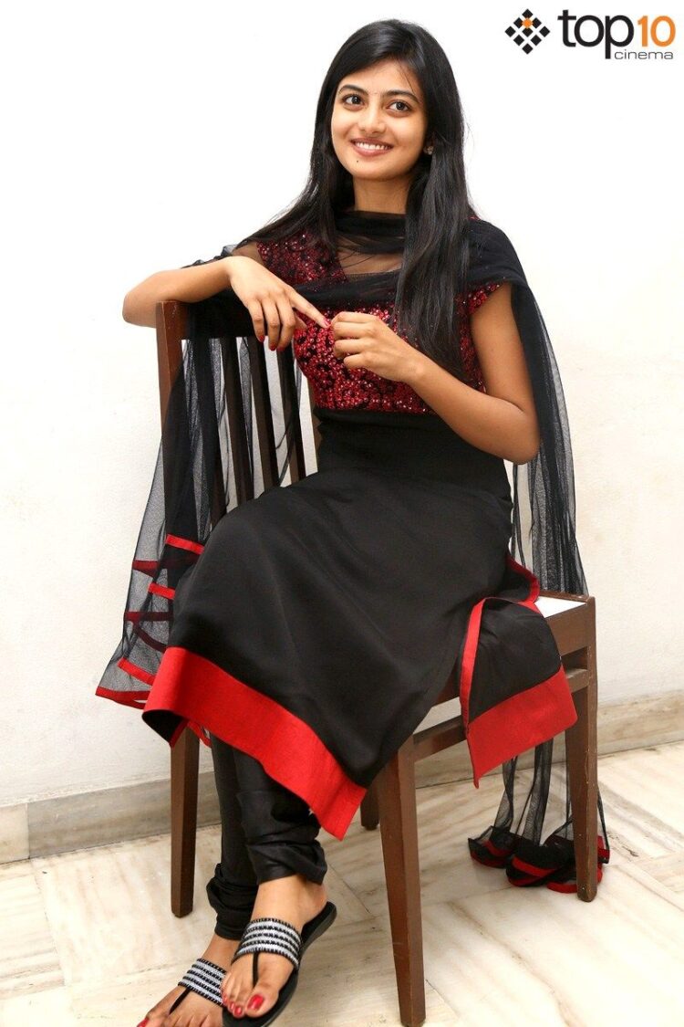 anandhi feet 1