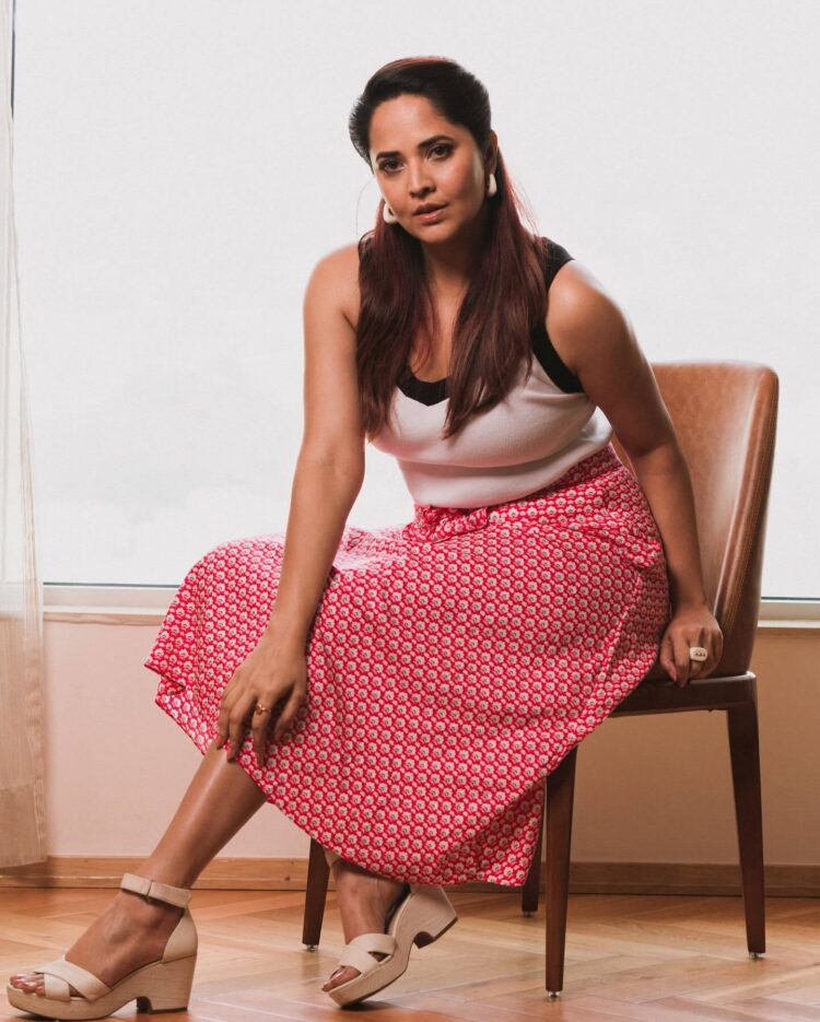 anasuya bharadwaj feet 1