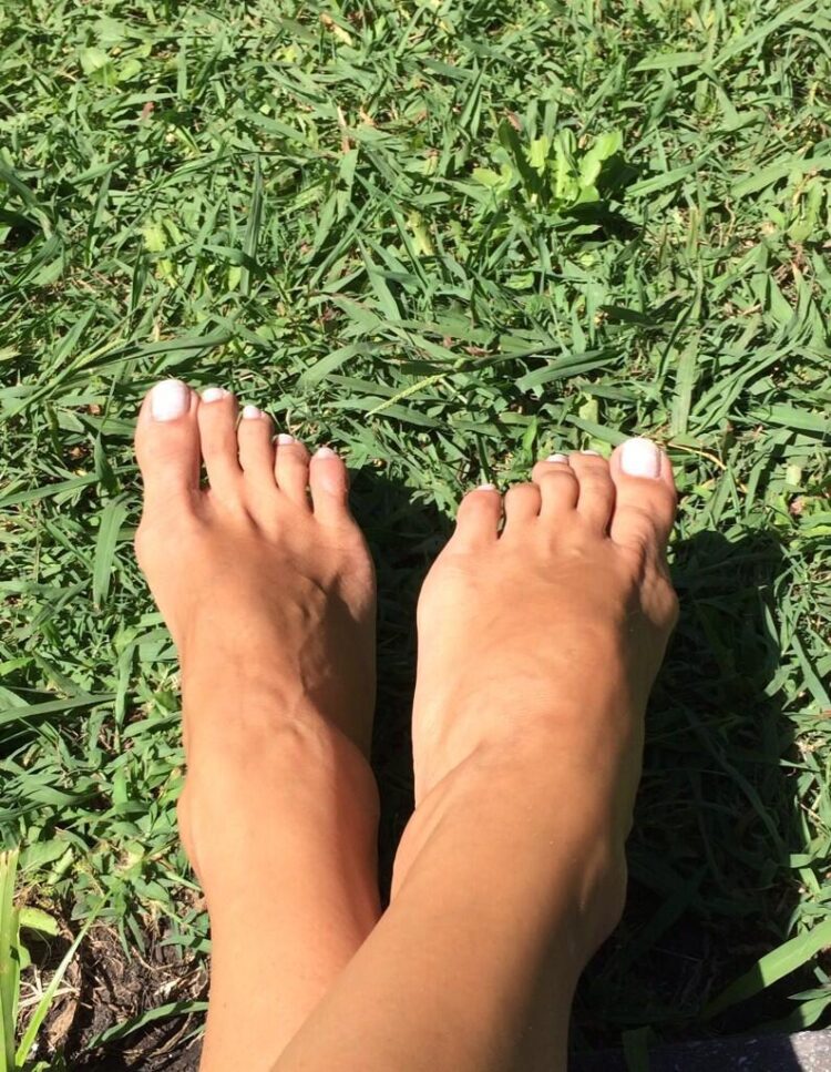 andrea estevez feet