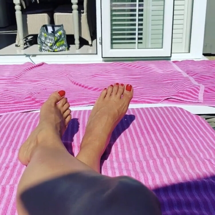 andrea mclean feet