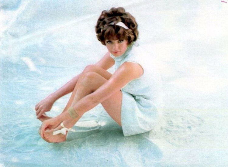 angela cartwright feet 3