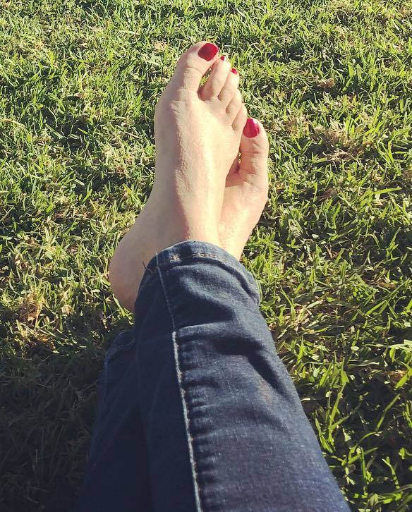 angela kinsey feet 5