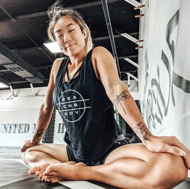 angela lee feet 1