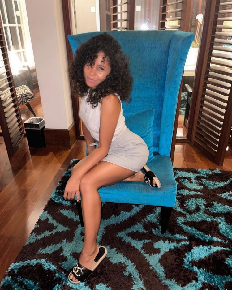 angela yee feet 6