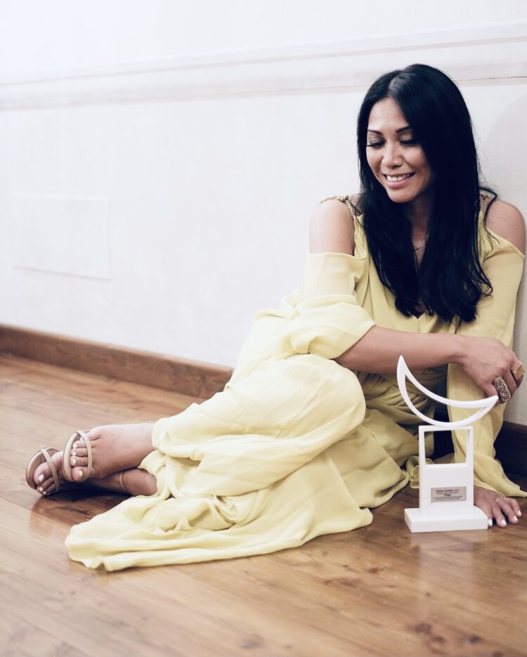 anggun feet 1