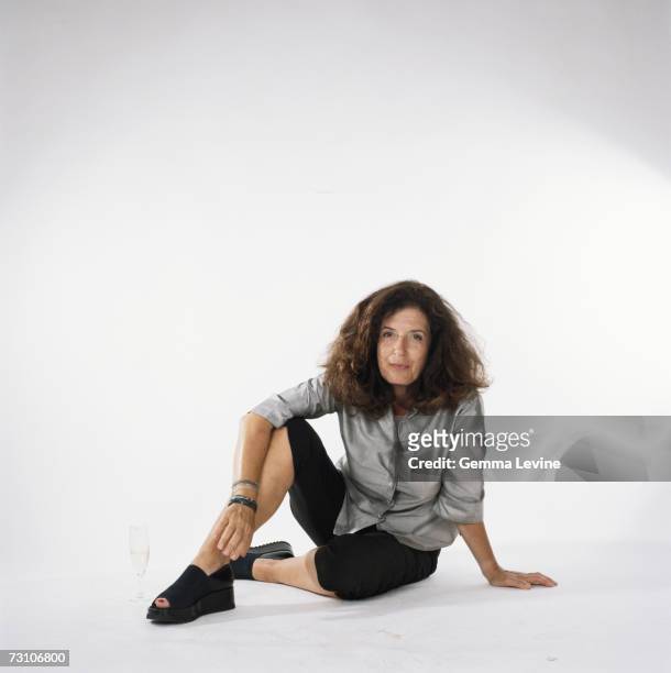 anita roddick feet 3