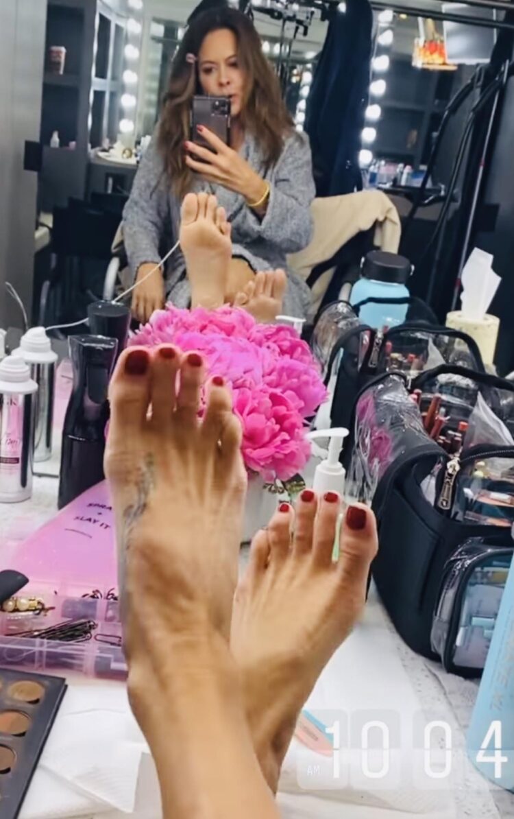 anna burke feet