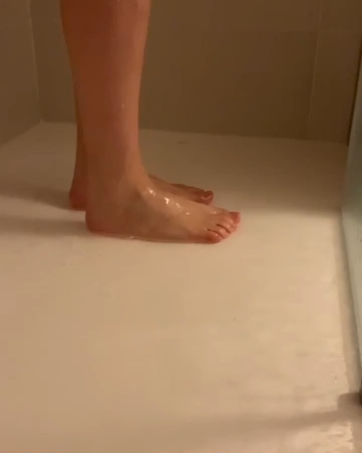 anna castillo feet 1