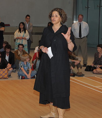 anna deavere smith feet 5