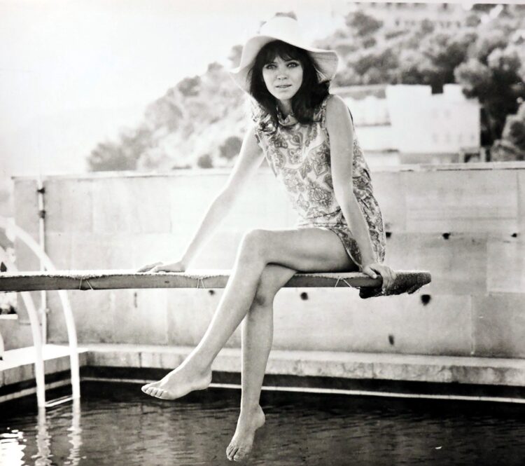 anna karina feet