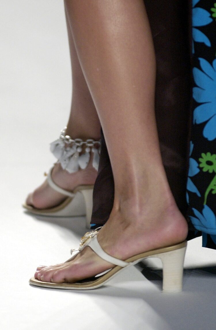 anna sui feet 1