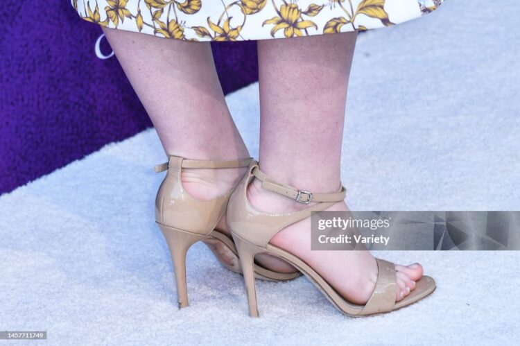 annalise basso feet 6