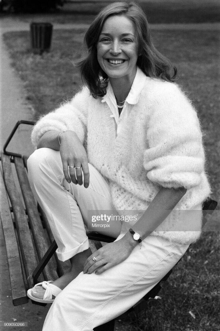 anne kirkbride feet 6