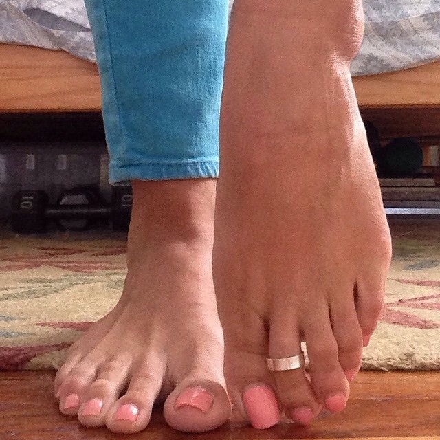 annie andersen feet