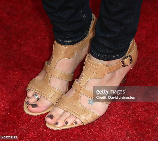 annie tedesco feet