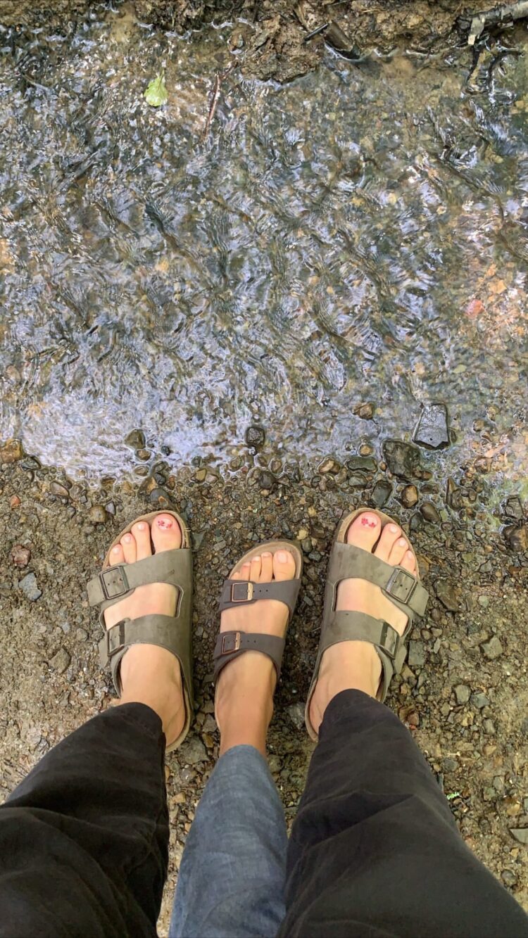 anya chalotra feet