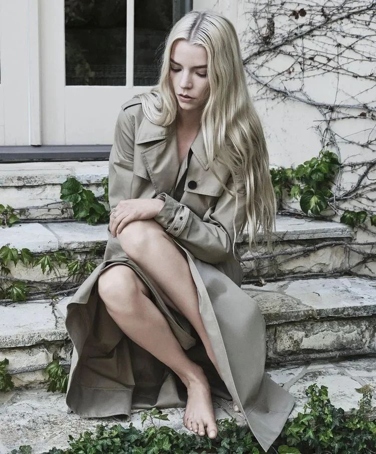 anya taylor joy feet 3