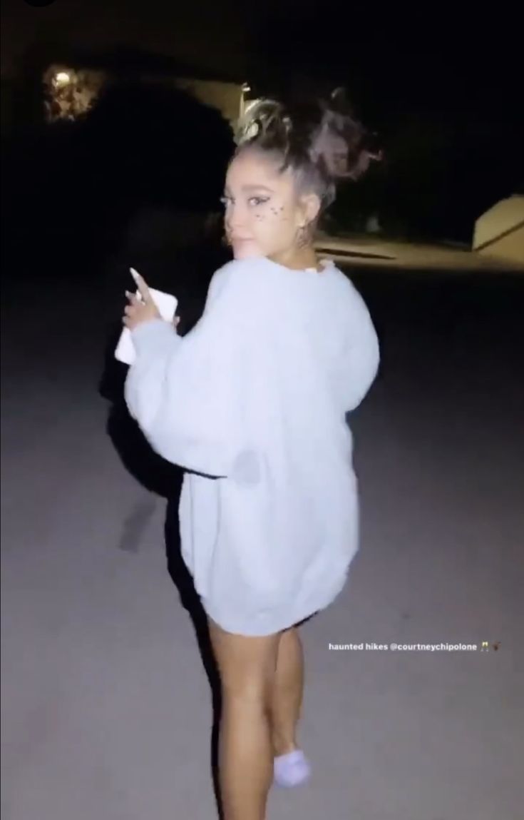 ariana gabriella feet 5