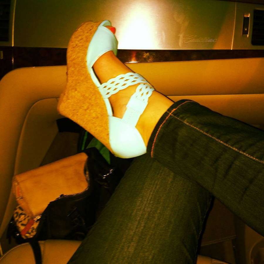 ashlee hewitt feet 4