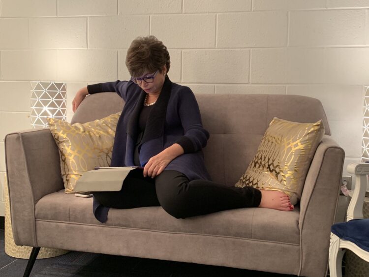 valerie jarrett feet