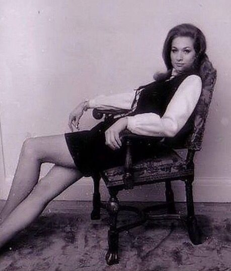 valerie leon feet 5