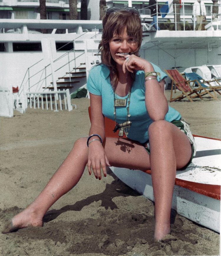 valerie perrine feet 3