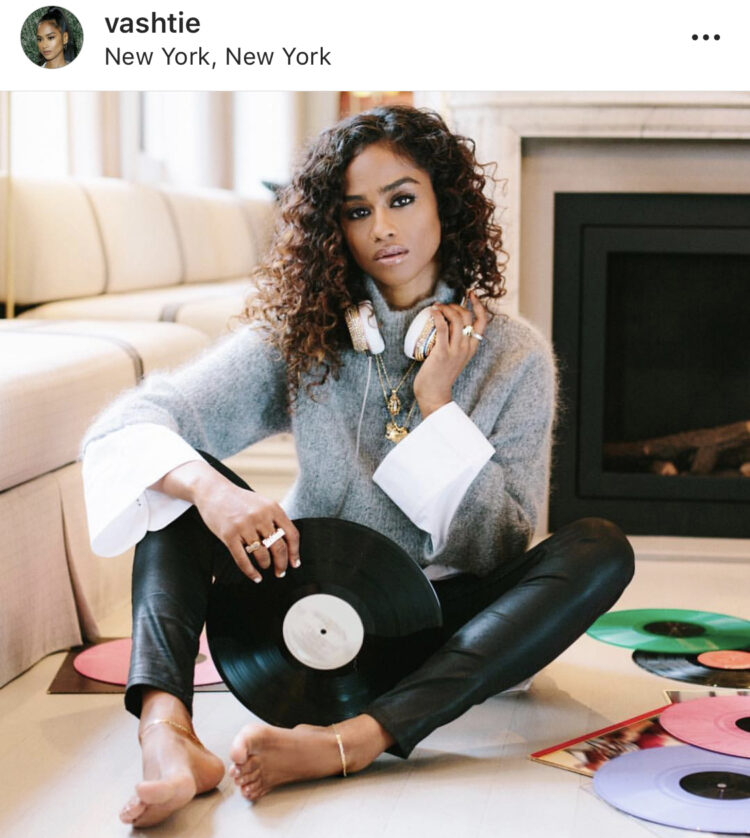 vashtie kola feet 3