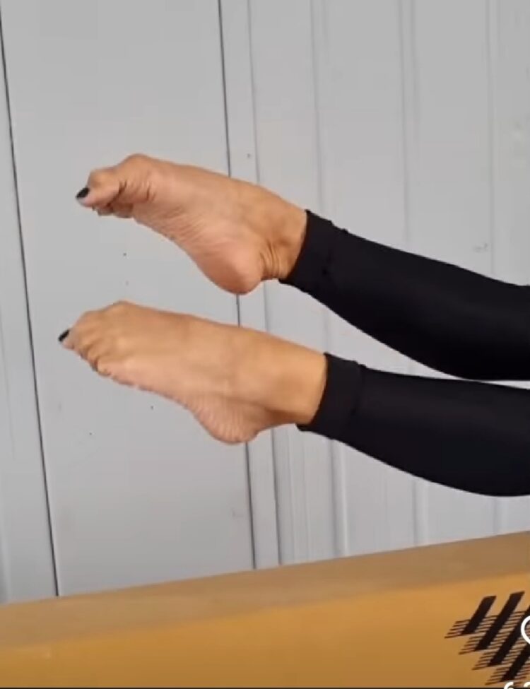 vasiliki millousi feet 2