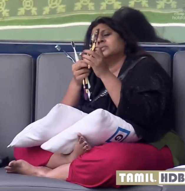 vichithra feet 2