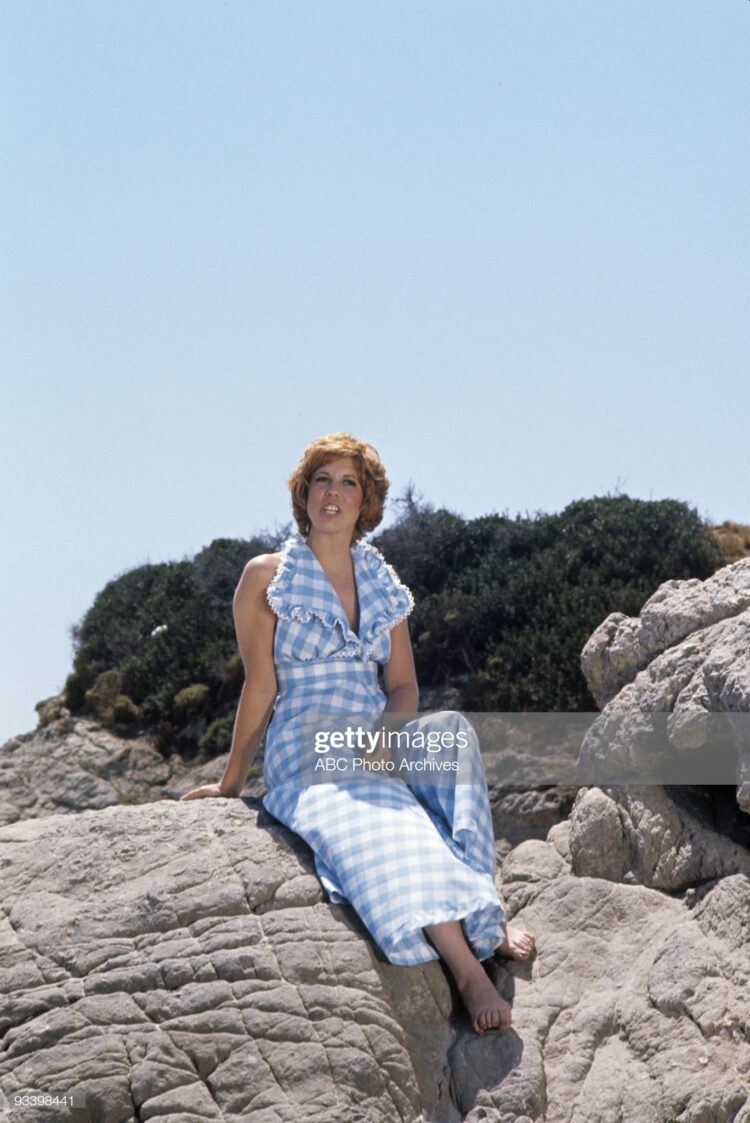 vicki lawrence feet