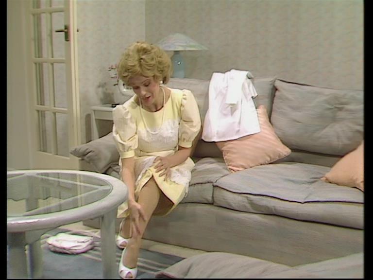 victoria wood feet 1