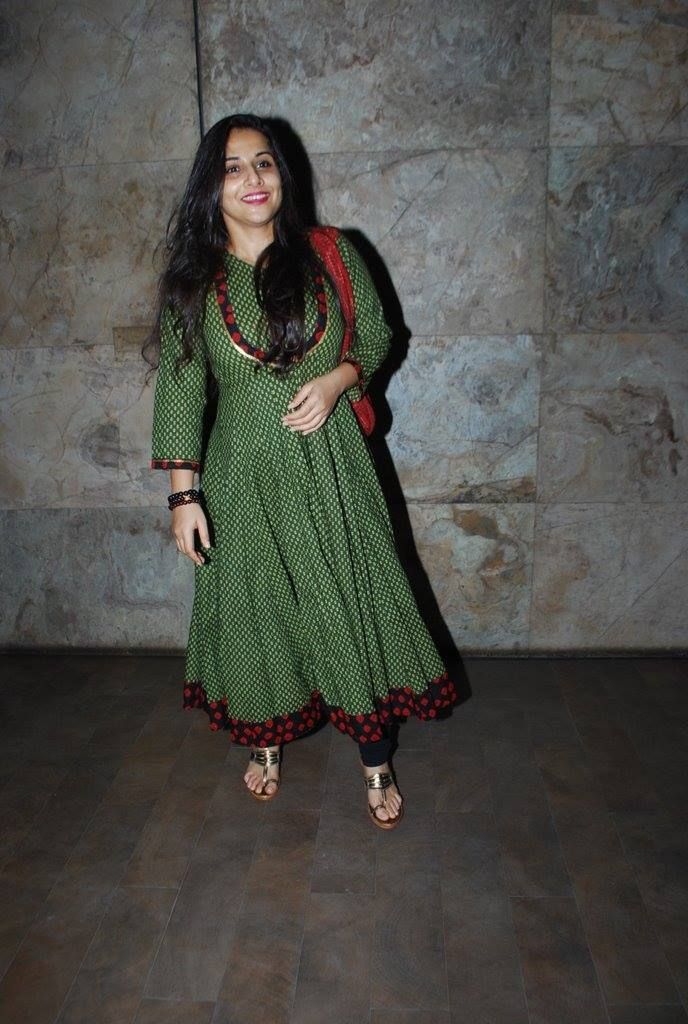 vidya balan feet 1