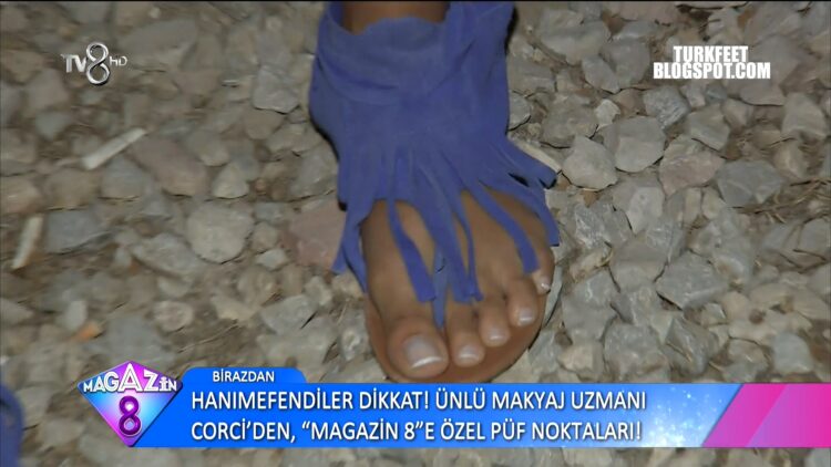 yonca evcimik feet 2