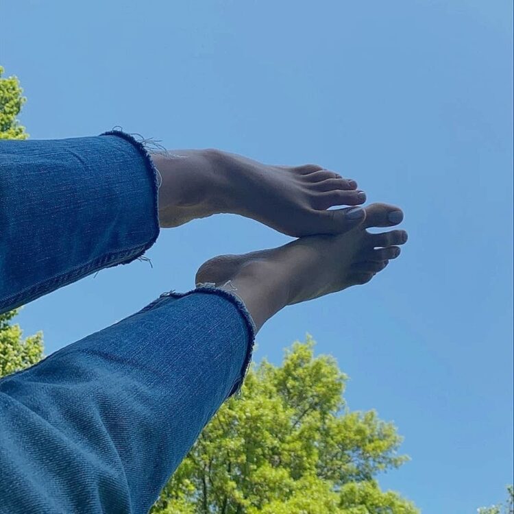 yoyi francella feet