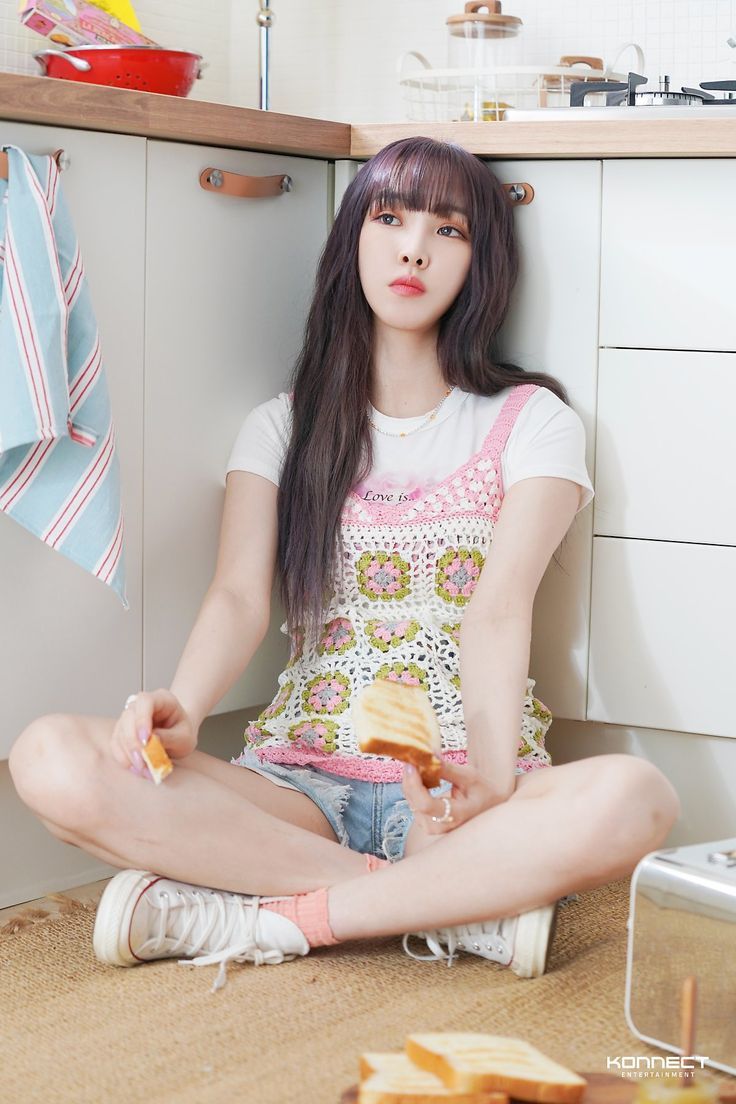 yuju choi feet 4