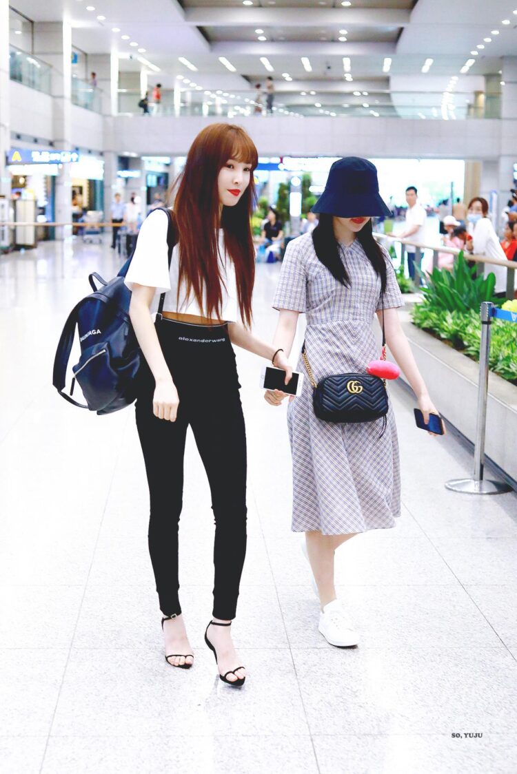 yuju feet 3