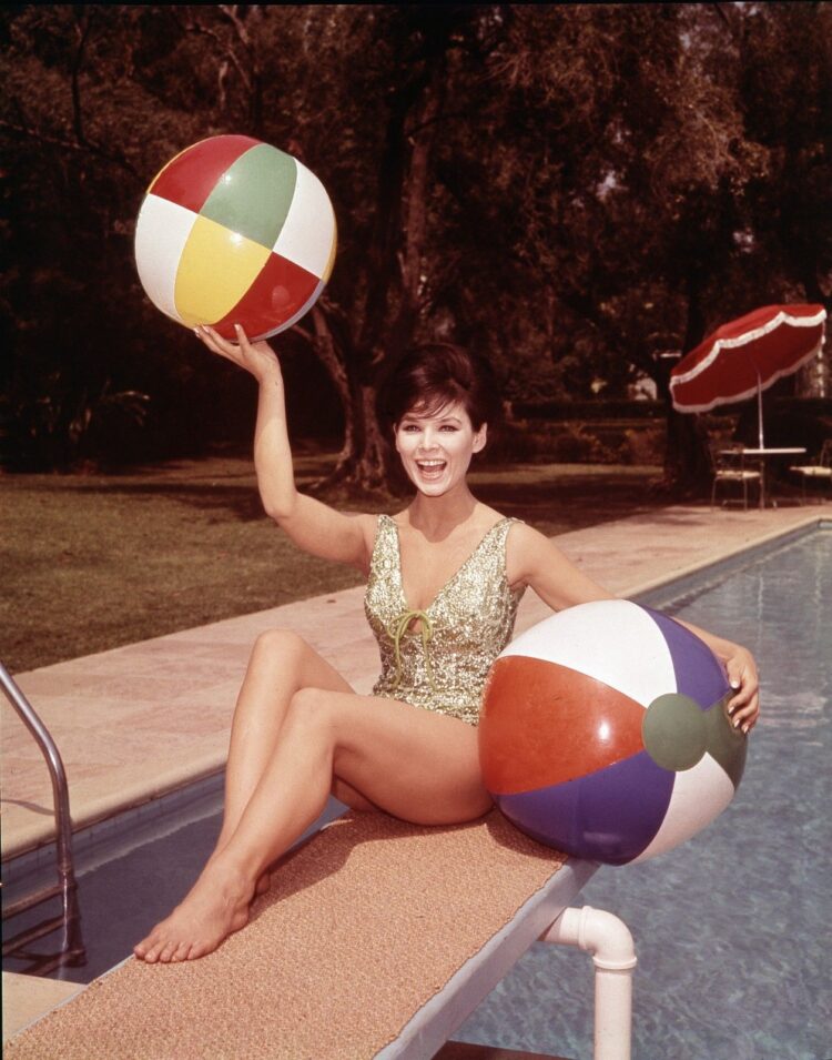 yvonne craig feet