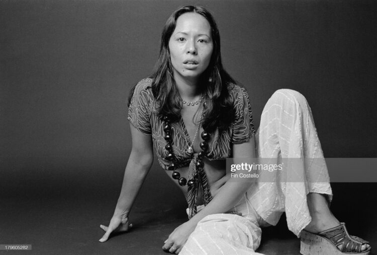 yvonne elliman feet