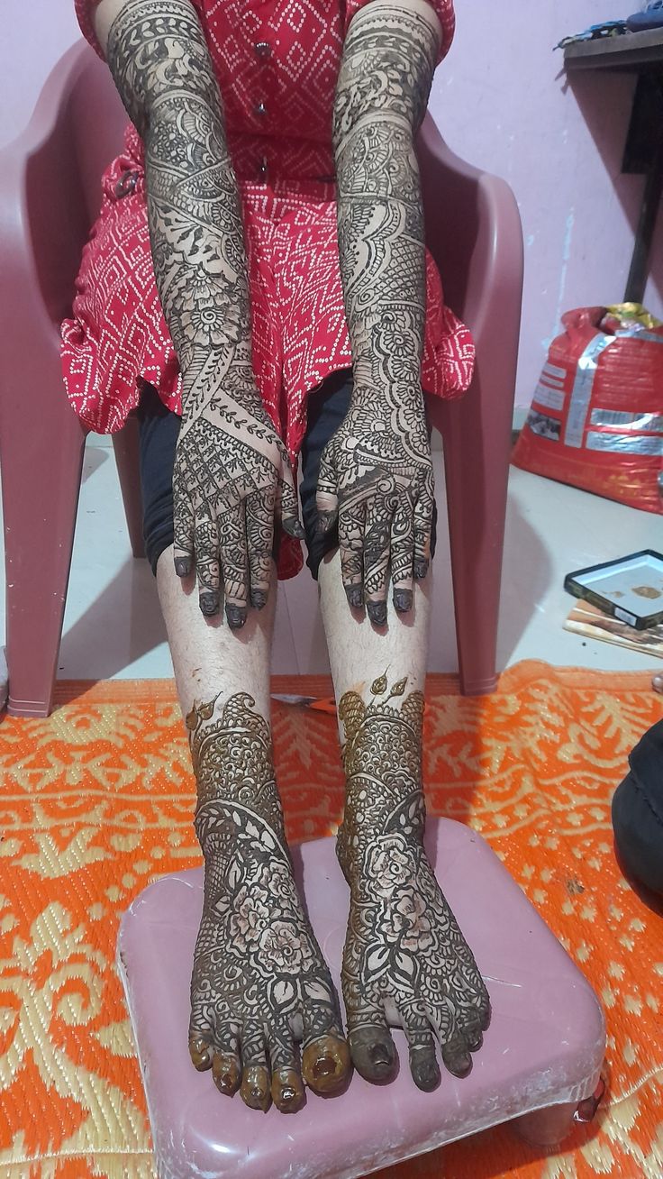 zeenat shaikh feet