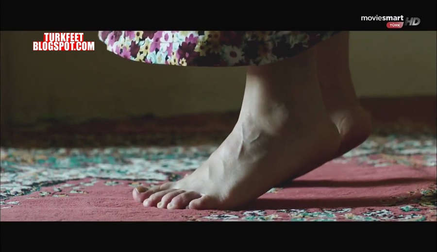 zeynep camci feet 1