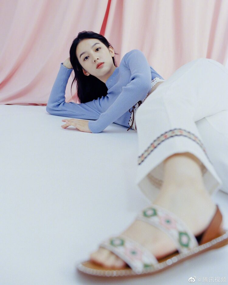 zhou ye feet 5