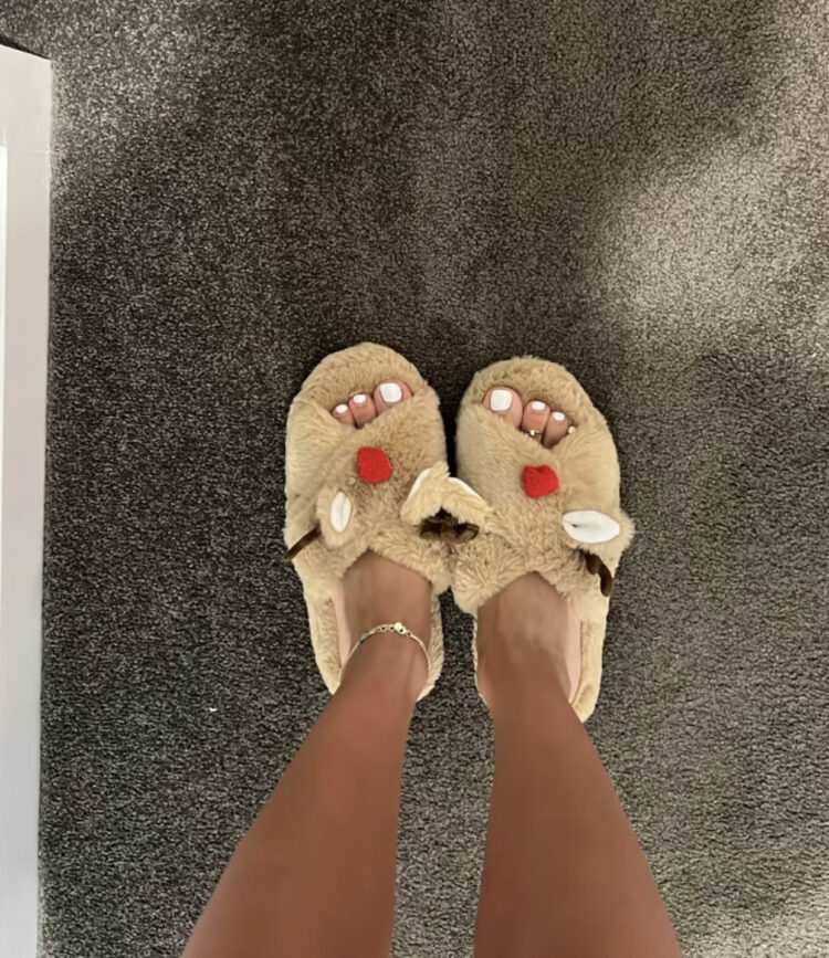 zoe clish feet 2