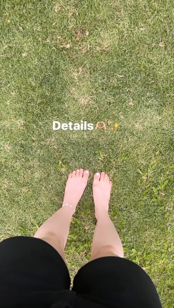 zoe martinez feet